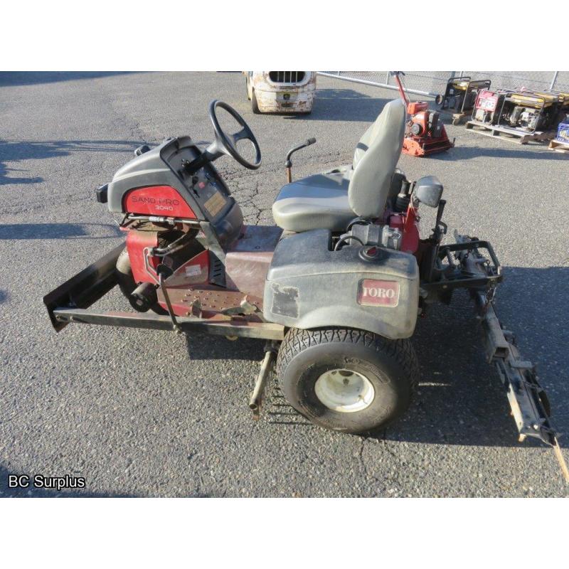 Q-1001: Toro Sand Pro 3040 Cleaning & Grooming Machine