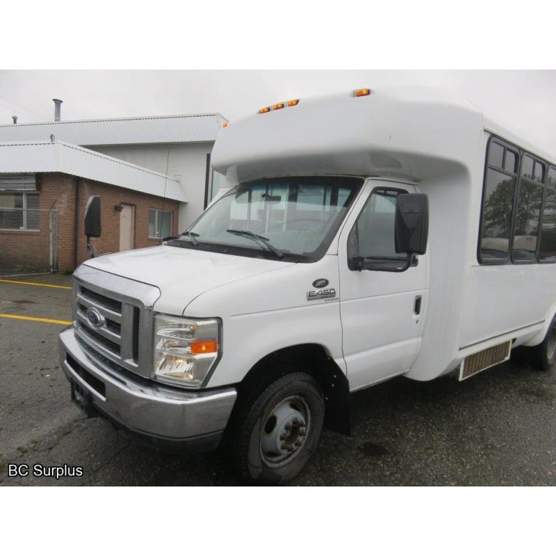 Q-1012: 2008 Ford E450 22-Passenger THOR Bus – 106661 kms