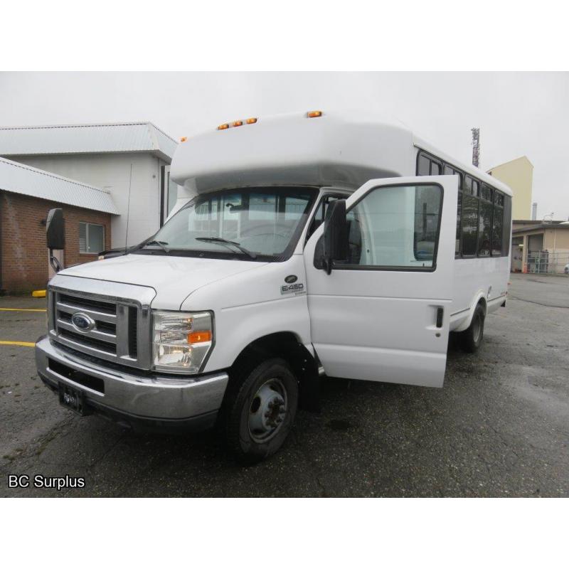 Q-1012: 2008 Ford E450 22-Passenger THOR Bus – 106661 kms