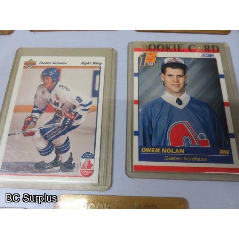 Q-41: Hockey Cards – 1990 to 1993 – Various – 31 Items