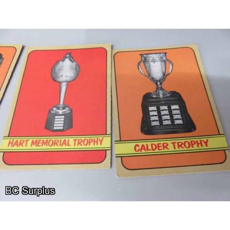 Q-48: Hockey Cards – 1971 to 1972 – Various – 24 Items