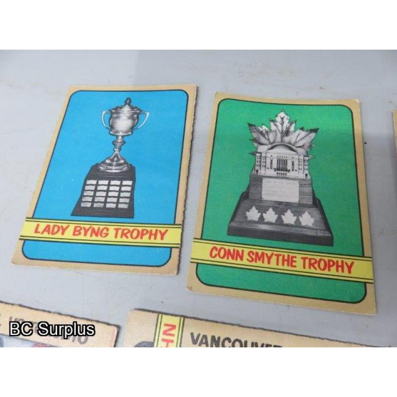 Q-48: Hockey Cards – 1971 to 1972 – Various – 24 Items