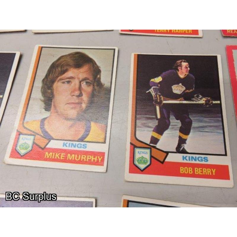 Q-52: Hockey Cards – 1972 to 1986 – Various Teams – 45 Items