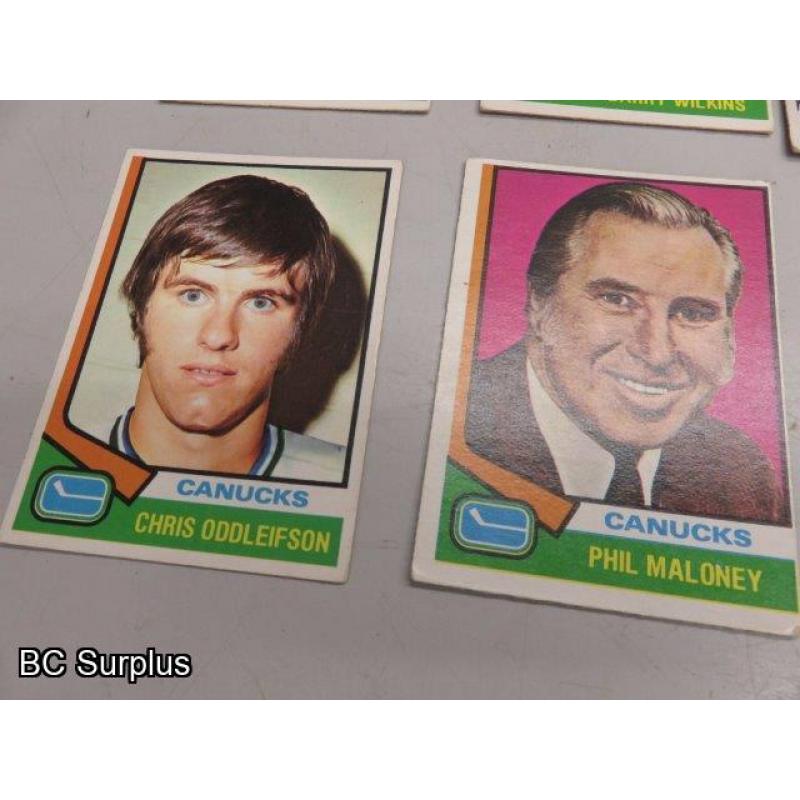 Q-53: Hockey Cards – 1972 to 1989 – Various Teams – 43 Items