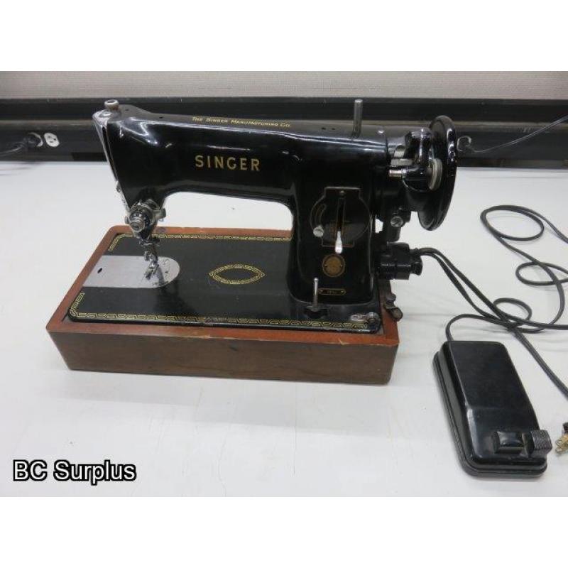 Q-126: Vintage Singer Sewing Machine