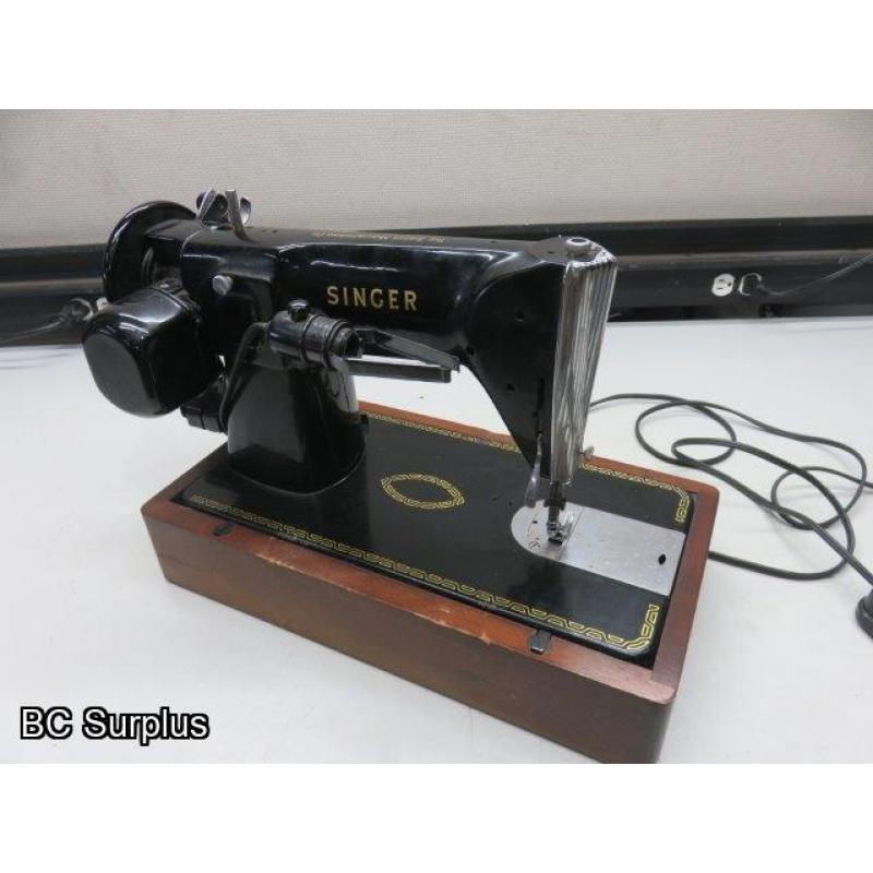 Q-126: Vintage Singer Sewing Machine