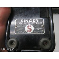 Q-126: Vintage Singer Sewing Machine