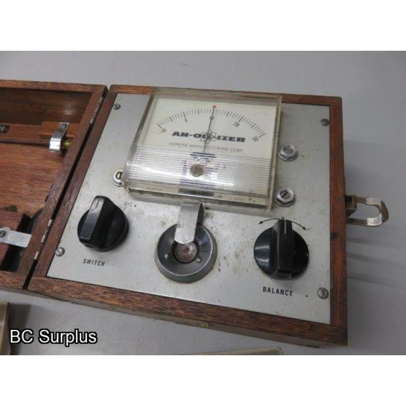 Q-127: Hopkins Engine Oil Analyzer – Wooden Case – Vintage