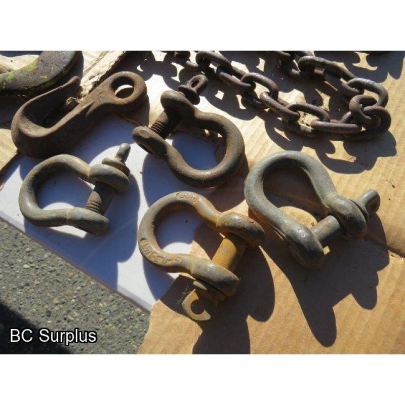 Q-235: Chains & Hooks – 1 Lot