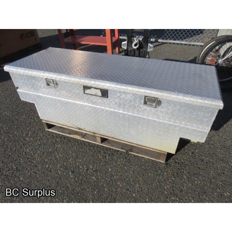 Q-216: Checker Plate Aluminium Truck Box