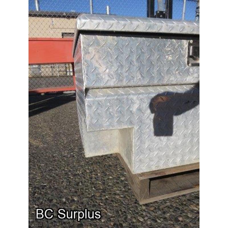 Q-216: Checker Plate Aluminium Truck Box