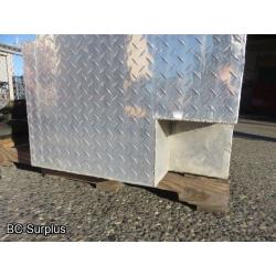 Q-216: Checker Plate Aluminium Truck Box