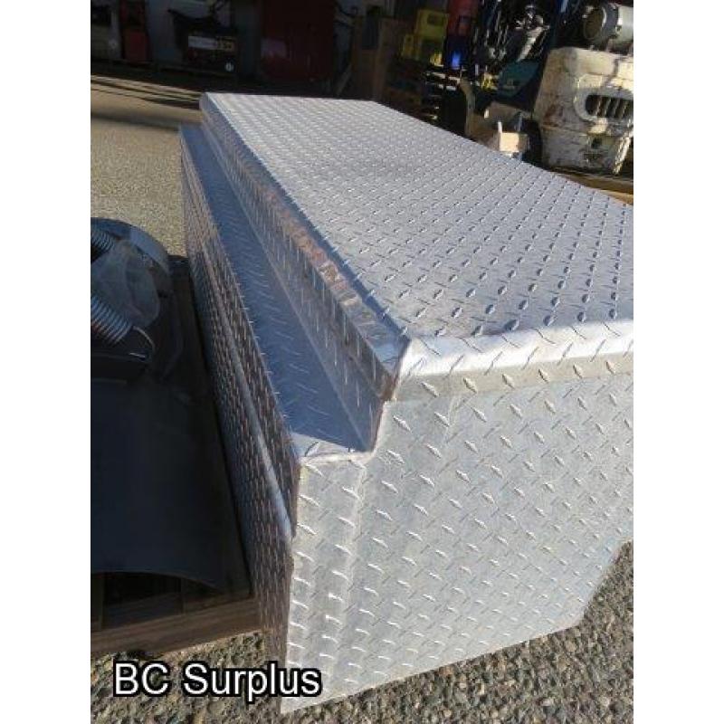 Q-216: Checker Plate Aluminium Truck Box