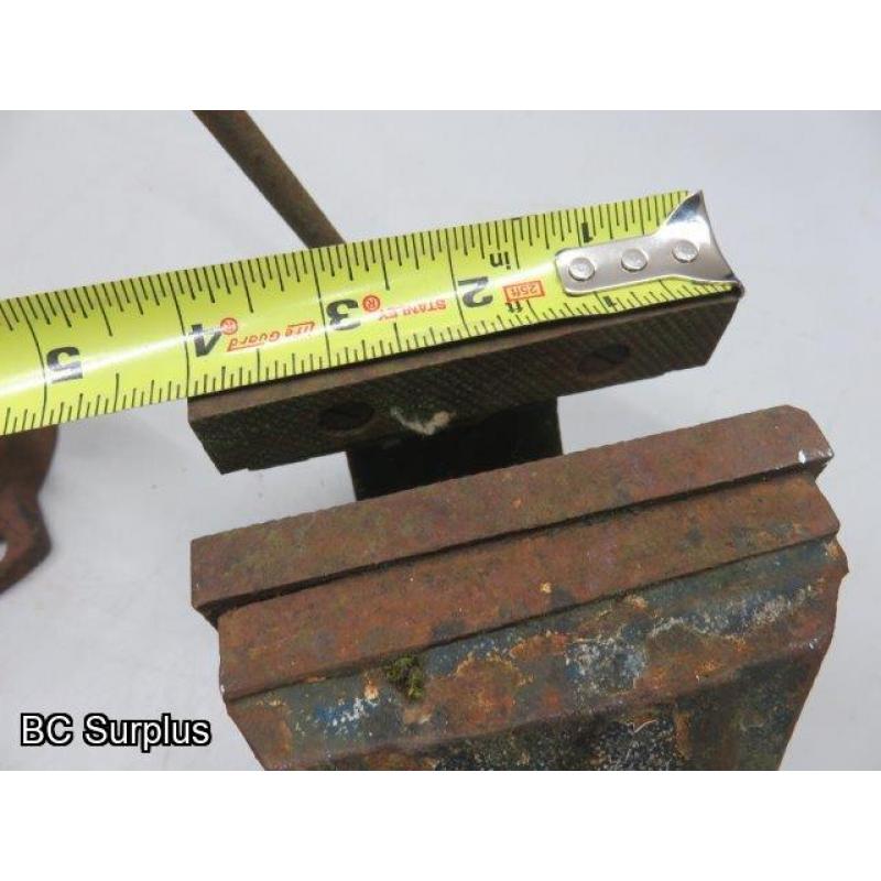 Q-281: Swivel & Solid Bench Vices – 2 Items