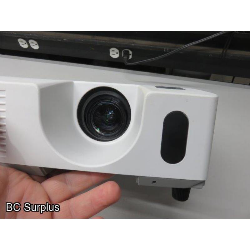 Q-292: Hitachi CP-X2010 LCD Projector