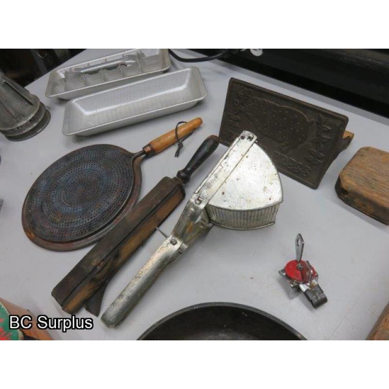 Q-302: Vintage Bacon Press & Kitchenware – 1 Lot