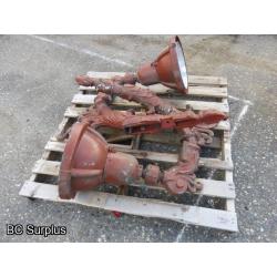 Q-307: Vintage Street Light Fixtures – Red – 2 Items