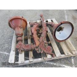 Q-307: Vintage Street Light Fixtures – Red – 2 Items