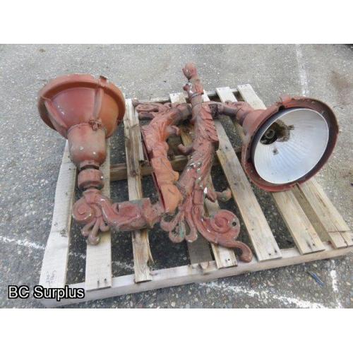 Q-307: Vintage Street Light Fixtures – Red – 2 Items