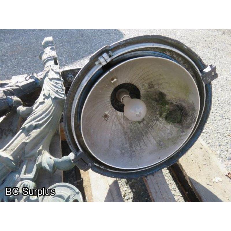 Q-309: Vintage Street Light Fixtures – Black & Green – Damaged