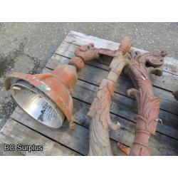 Q-310: Vintage Street Light Fixtures – Red – 2 Items