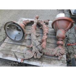 Q-310: Vintage Street Light Fixtures – Red – 2 Items