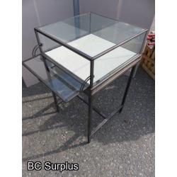 Q-401: Glass Display Case – Metal Frame