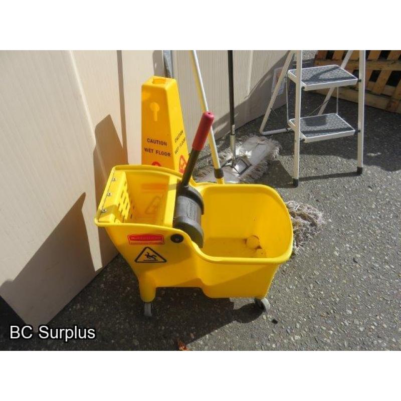 Q-427: Mop Bucket; Broom; Step Ladder – 1 Lot