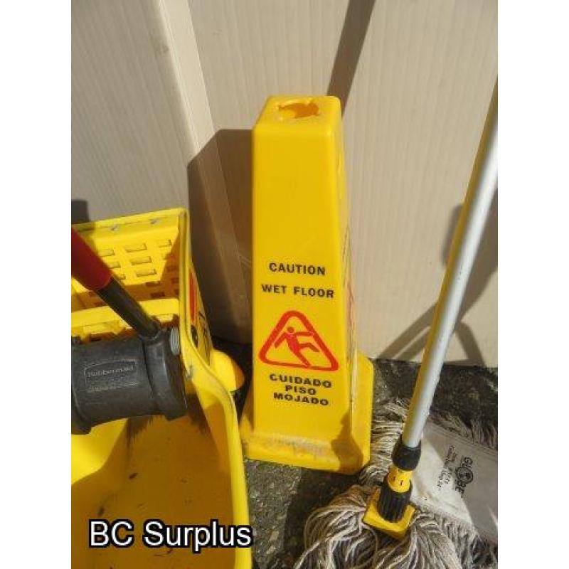 Q-427: Mop Bucket; Broom; Step Ladder – 1 Lot