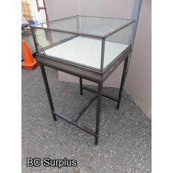 Q-401: Glass Display Case – Metal Frame