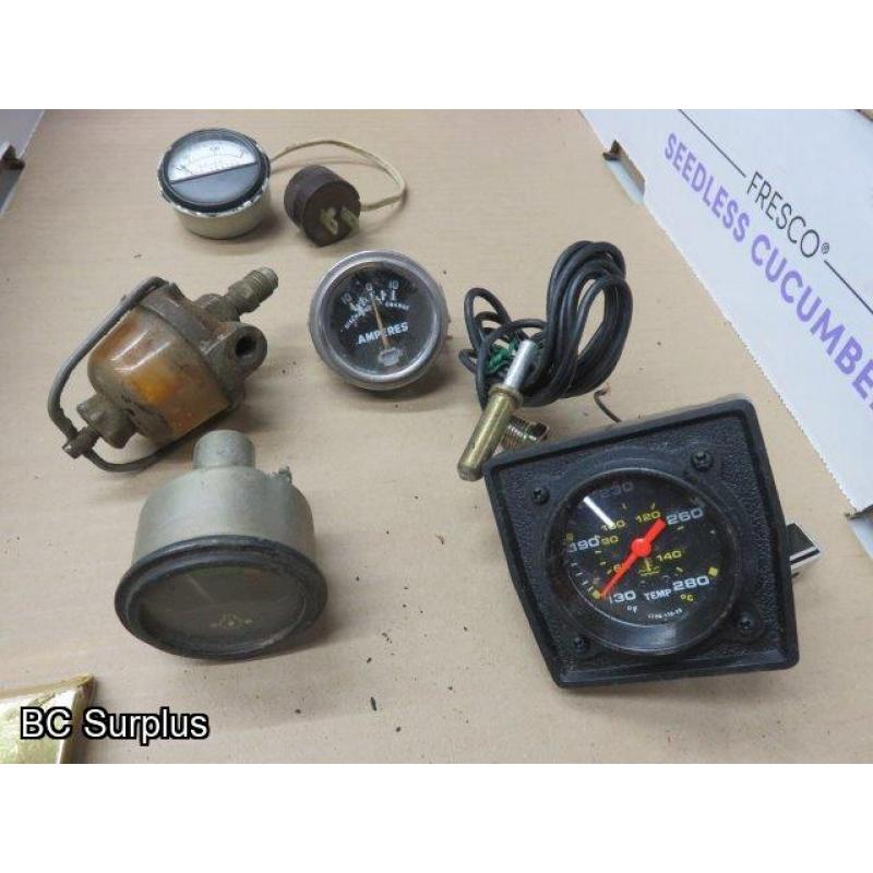 Q-511: Vintage Horns; Gauges; Auto Parts – 1 Lot