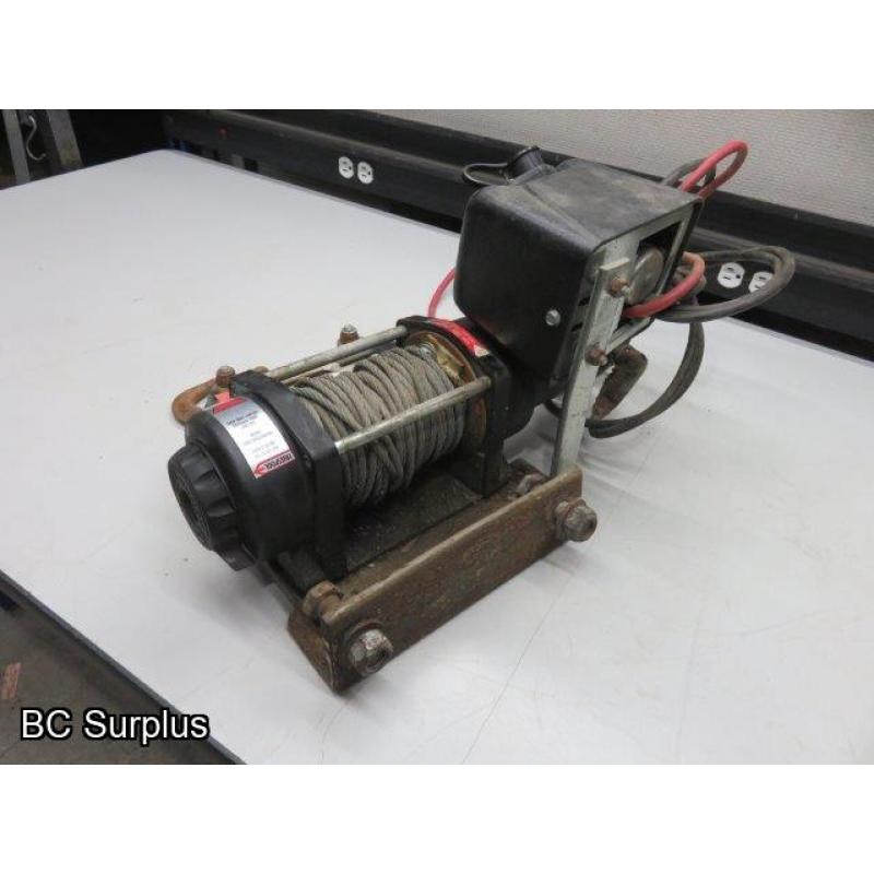 Q-535: Warn Electric Winch with Fairlead