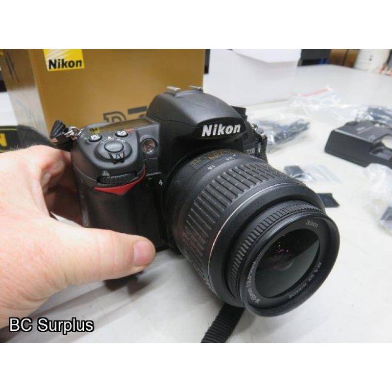 Q-559: Nikon D7000 Digital Camera with Charger