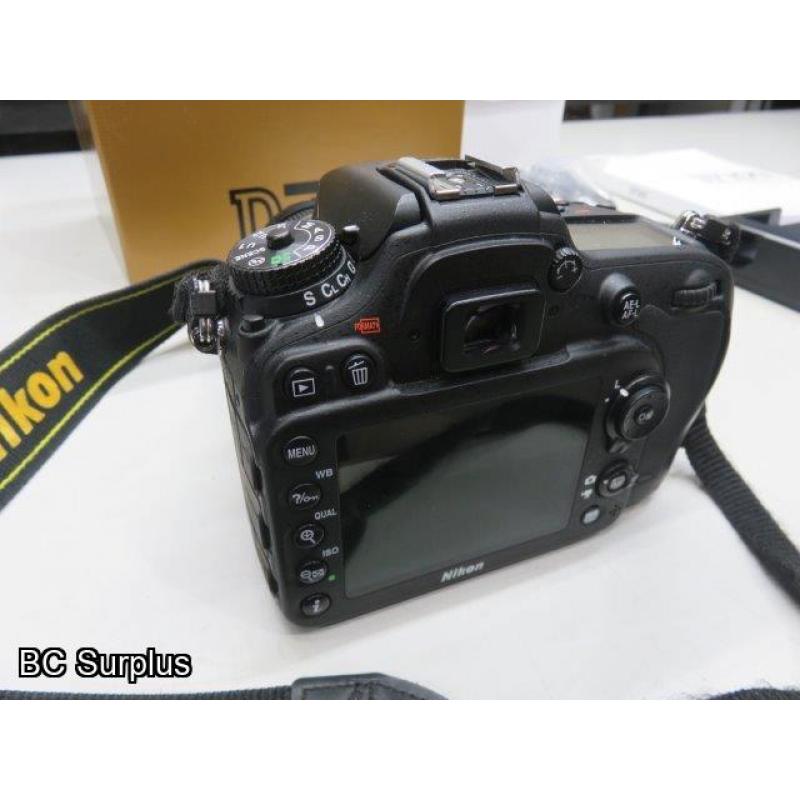 Q-561: Nikon D7100 Digital Camera; 24.2 Mega Pixel with Charger