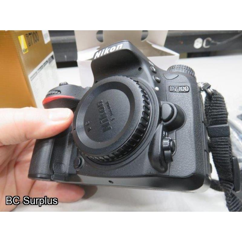 Q-564: Nikon D7100 Digital Camera Body with Battery but NO Charger