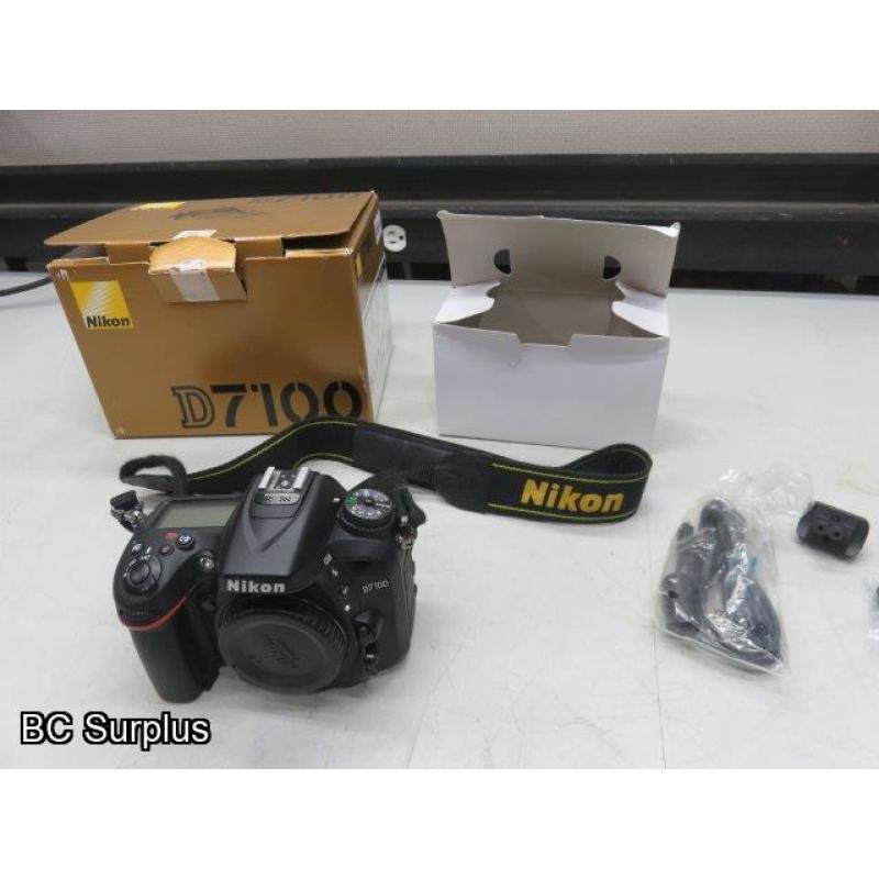 Q-564: Nikon D7100 Digital Camera Body with Battery but NO Charger