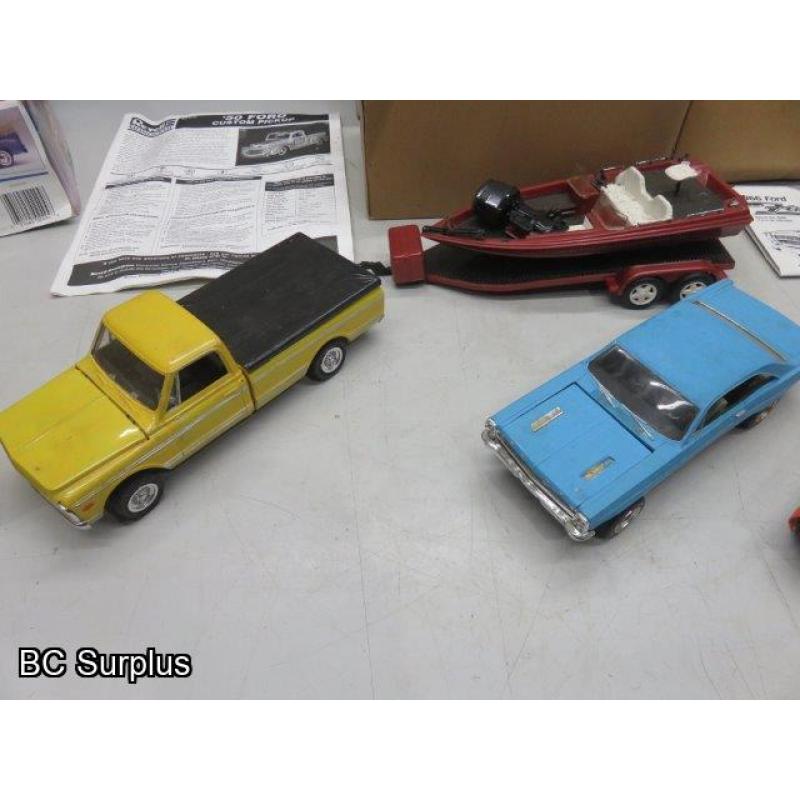 Q-570: Revell Model Cars & Trucks – 1 Lot