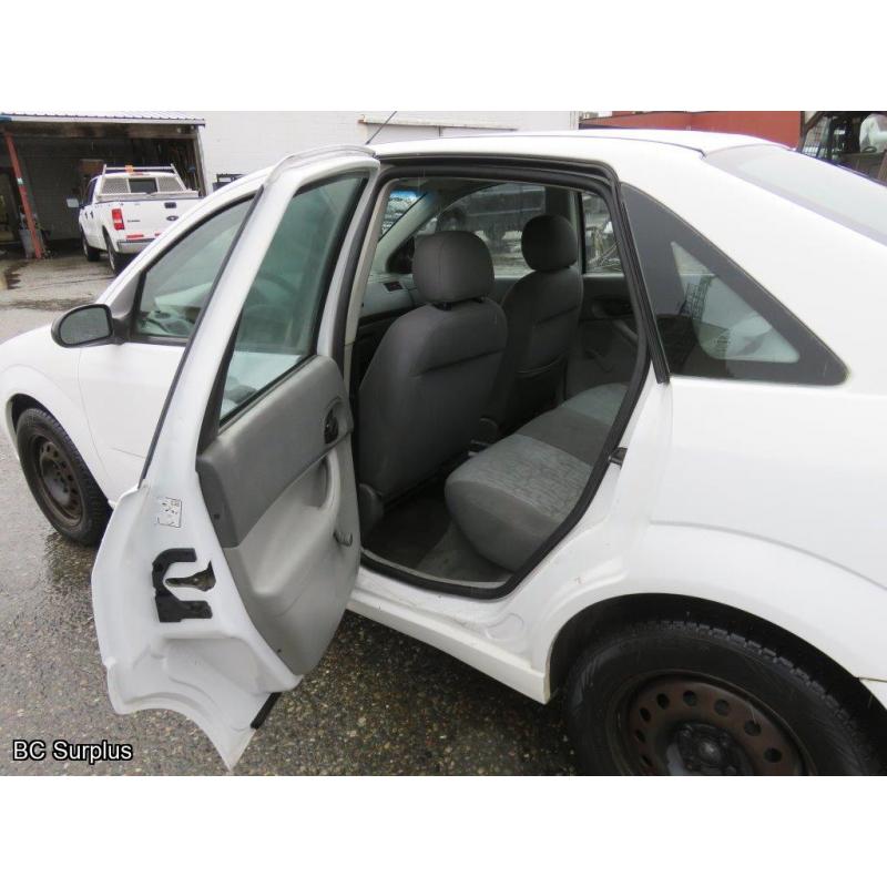 R-1000: 2005 Ford Focus ZX4 Sedan – 146913 kms