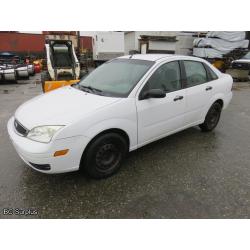 R-1000: 2005 Ford Focus ZX4 Sedan – 146913 kms