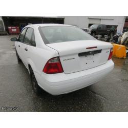 R-1000: 2005 Ford Focus ZX4 Sedan – 146913 kms