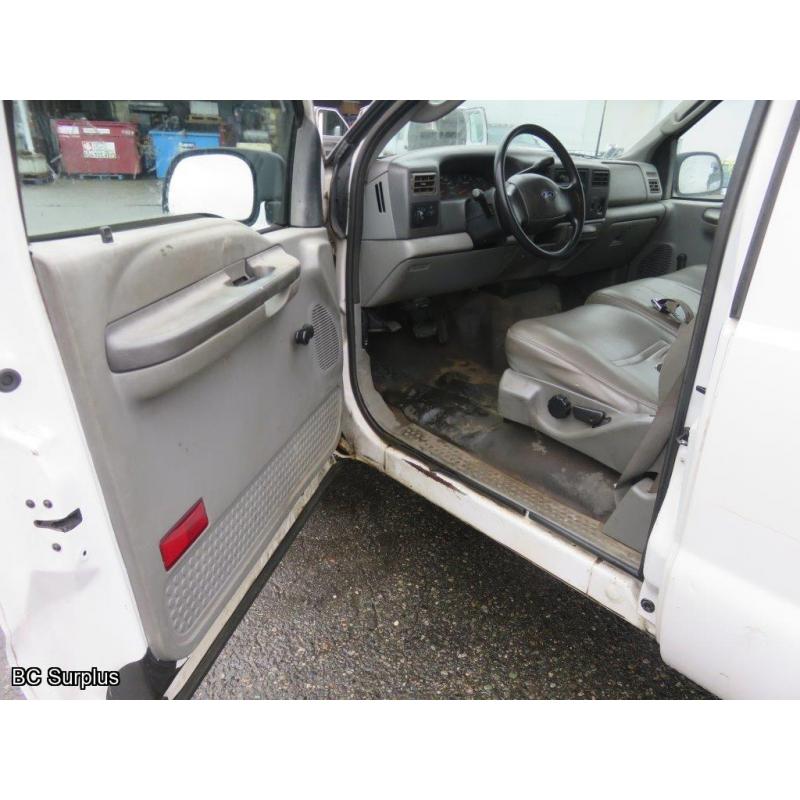 R-1006: 2003 Ford F250 XL Extra Cab Pick-Up – 115641 kms