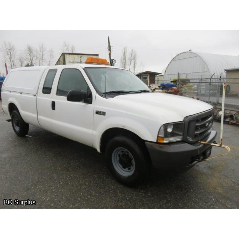 R-1006: 2003 Ford F250 XL Extra Cab Pick-Up – 115641 kms