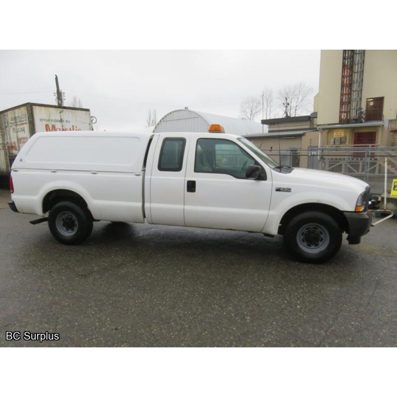 R-1006: 2003 Ford F250 XL Extra Cab Pick-Up – 115641 kms