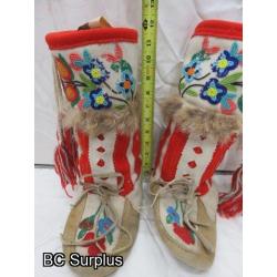 R-119: Beaded Moccasins – Vintage