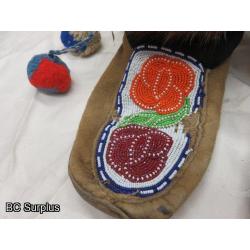 R-120: Beaded Leather & Fur Moccasins – Vintage