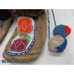 R-120: Beaded Leather & Fur Moccasins – Vintage