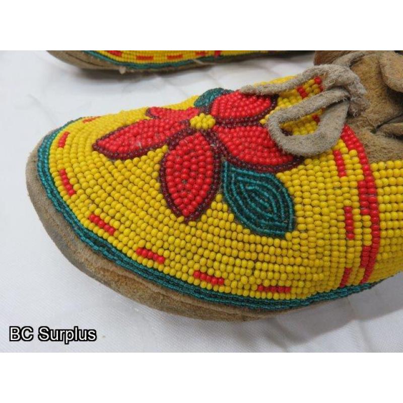 R-122: Beaded Moccasins – 1 Pair