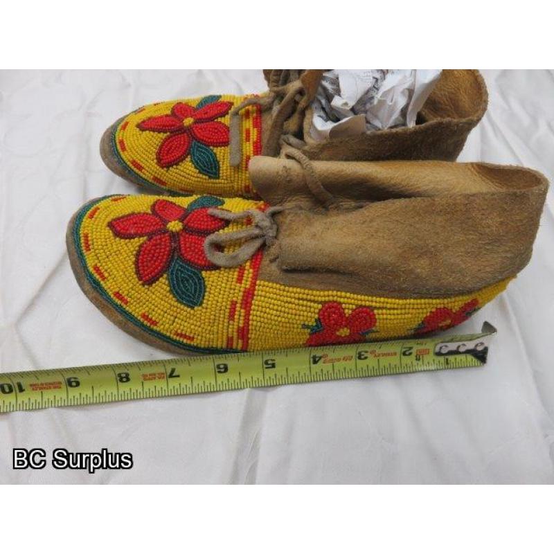 R-122: Beaded Moccasins – 1 Pair