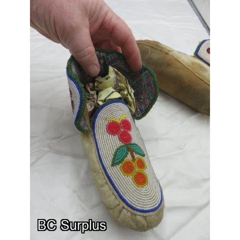 R-123: Beaded Moccasins – 1 Pair