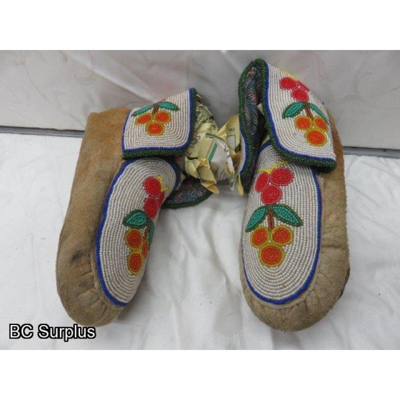 R-123: Beaded Moccasins – 1 Pair